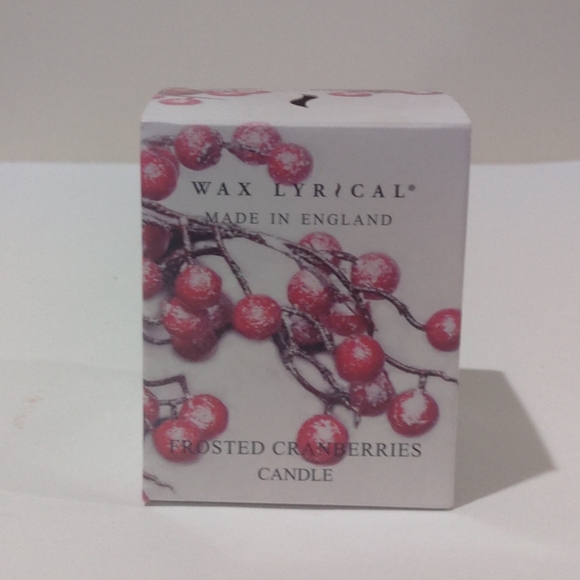 NEW Wax Lyrical, Frosted Cranberries Candle. Made in England - Picture 1 of 5